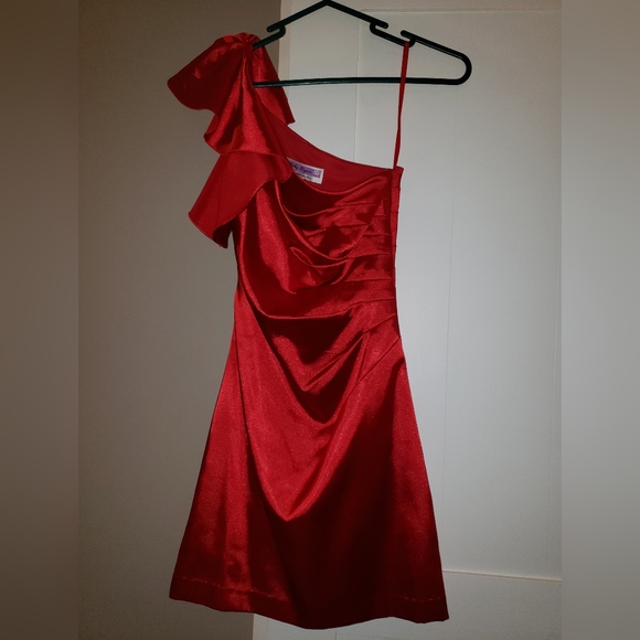 Windsor Dresses & Skirts - Red mini one shoulder cocktail dress